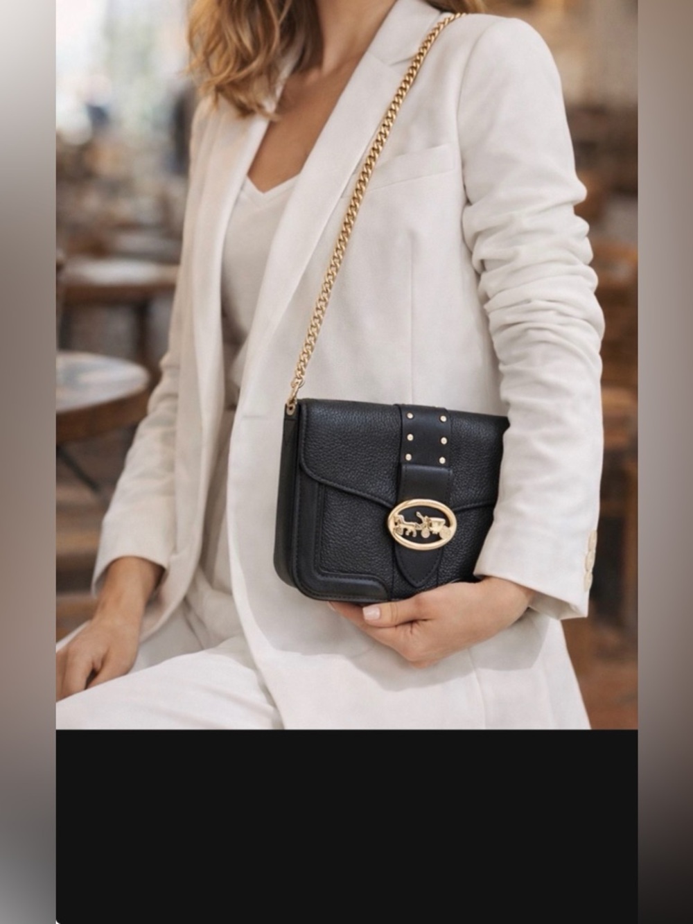 Coach black leather bag 🖤
Elegant and timeless design.